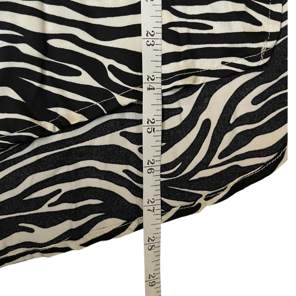 ACOA Zebra Print Button Down Blouse Women’s S NWT Black White Long Sleeve* - Picture 3 of 6